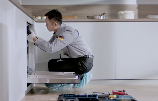 圖片包含 室內, 人, <a href=http://www.czrsq.cn/zixun/bingxiang/ target=_blank class=infotextkey>冰箱</a>, <a href=http://www.czrsq.cn/zixun/chuwei/ target=_blank class=infotextkey>廚房</a> AI 生成的內容可能不正確。